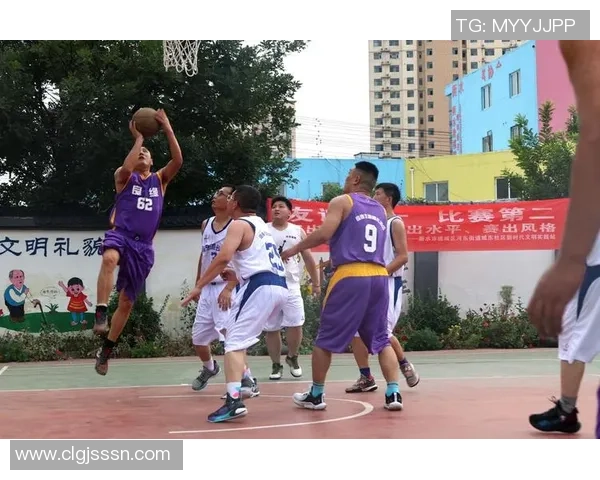 探秘新时代篮球运动员成长路径与竞技精神的深度观察全景呈现魅力